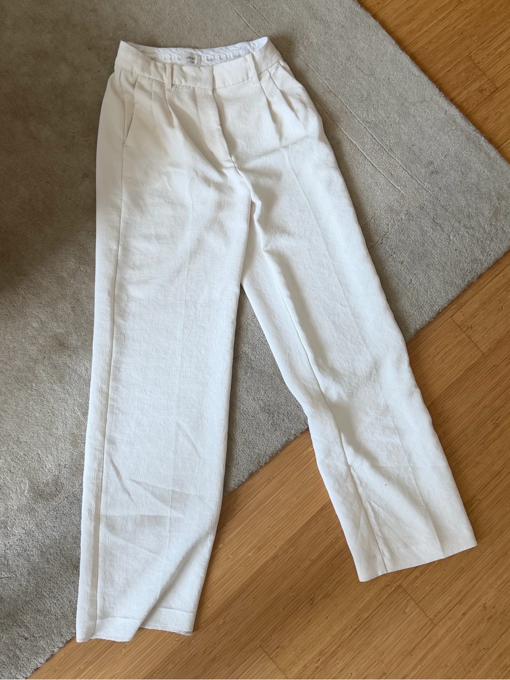 Aritzia Effortless Pant